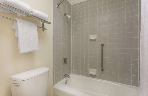 Gold Rock Hotel | Comfortable Stay at Baymont by Wyndham Rocky Mount I-95