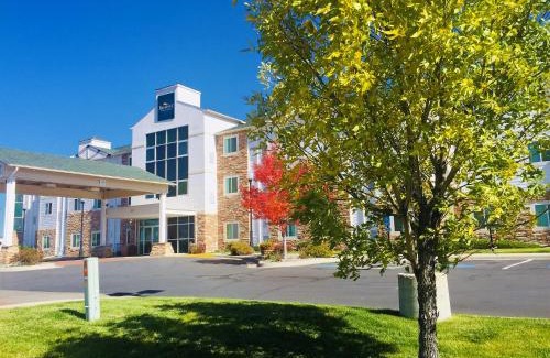 Sheridan Hotel | Convenient Stay at Baymont by Wyndham Sheridan with Pool
