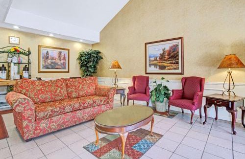 Smithfield Hotel | Pet-Friendly Baymont by Wyndham Smithfield Awaits You