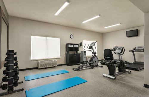 Springfield Hotel | Pet-Friendly Baymont by Wyndham Springfield I-44 Hotel