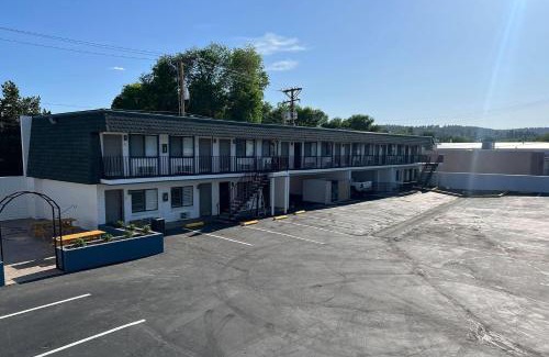 Susanville Hotel | Cozy River Inn: Pet-Friendly With Family Amenities