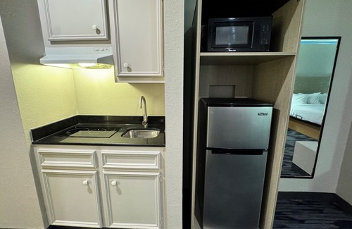 Texas City Hotel | Discover Comfort at Baymont by Wyndham Texas City