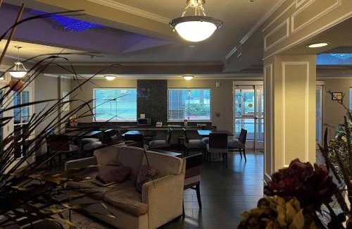 College Station Hotel | Comfortable Stay at Baymont by Wyndham College Station