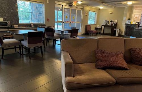 College Station Hotel | Comfortable Stay at Baymont by Wyndham College Station