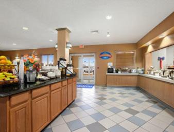 Wahpeton Hotel | Comfortable Baymont by Wyndham Wahpeton: Pet-Friendly Retreat