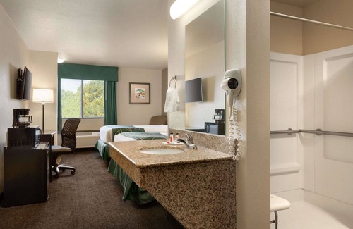 Wellington Hotel | Discover Comfort at Baymont by Wyndham Wellington Hotel
