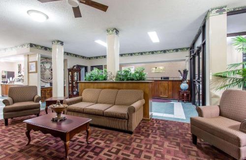Manning Hotel | Comfort at Baymont Inn & Suites with Breakfast Included