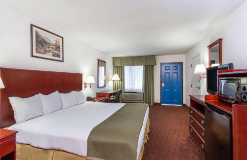 Manning Hotel | Comfort at Baymont Inn & Suites with Breakfast Included