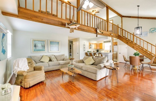 Barataria Cabin | Bayou Bliss: Waterfront Getaway with Spa & Kitchen Amenities