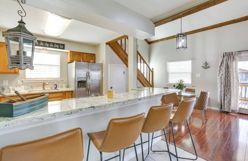 Barataria Cabin | Bayou Bliss: Waterfront Getaway with Spa & Kitchen Amenities