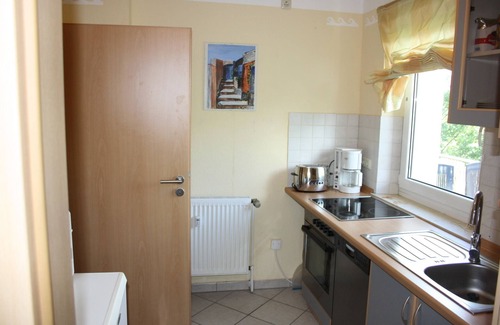 Bayreuth Apartment | Bayreuth 9 min. to the center: rose garden R1 with 3 *, great balcony awning