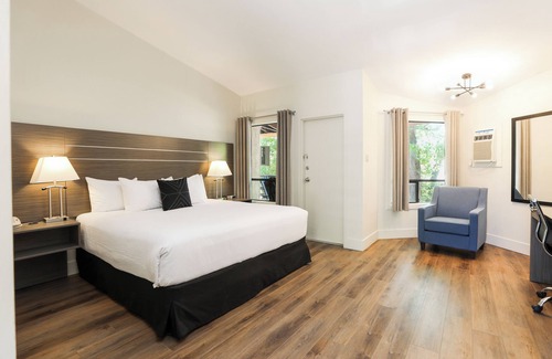 Waterton Park Hotel | Relax at Bayshore Inn & Spa: Pool, Spa & Family Amenities
