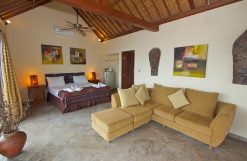 Candi Dasa Resort | Oceanfront Bayshore Villa with Pool and Hot Tub Access