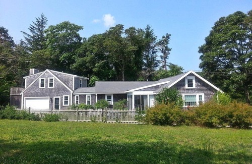 Brewster Apartment | Convenient Bayside Apartment with Breakfast & Family Amenities