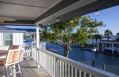 Rockport Cottage | Discover Bayside Blessing: Pet-Friendly Oceanfront Retreat