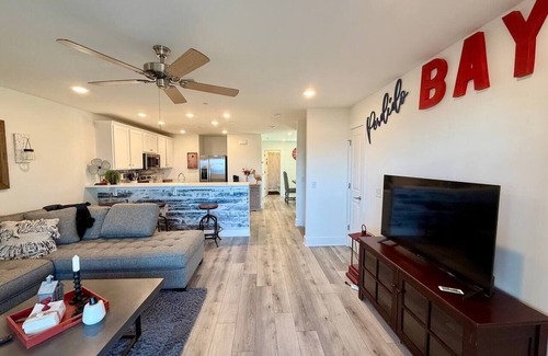 Innerarity Townhomes House | Bayside Bliss: Beautiful Views & Pool!