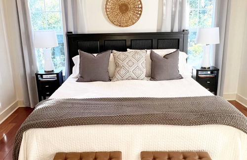 Fairhope Cottage | Relaxing Retreat: Downtown Fairhope Avenue Gem