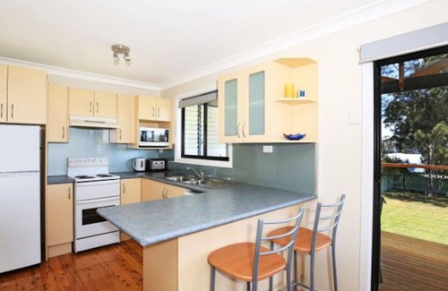 Erowal Bay House | Bayside Escape - Family-Friendly Getaway Near the Water