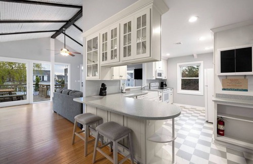 Ocean City Condo | Family-Friendly Bayside Condo in Downtown OC with Spa