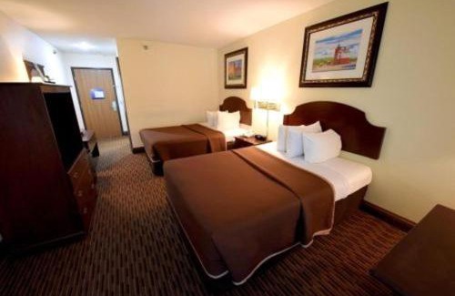 Mackinaw City Hotel | Relax at the Bayside Hotel of Mackinac with Oceanfront Views