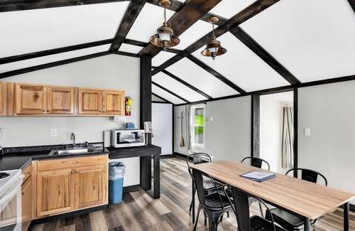 Cooperstown - Otsego Lake Hotel | Eco-Friendly Bayside Inn & Marina with Ocean Views