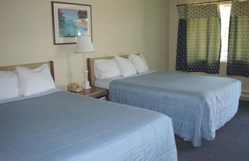 Blaine Hotel | Budget-Friendly Bayside Motor Inn with Family Amenities