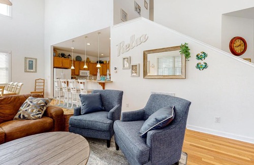 Bayside Village House | Family-Friendly Bayside Resort with Pool & Hot Tub Access
