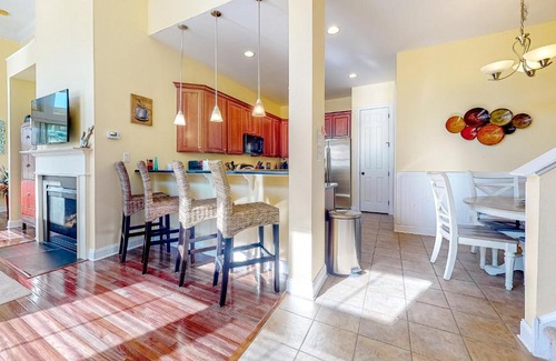 The Commons House | Prime Escape at Bayside Resort with Pool & Hot Tub Amenities