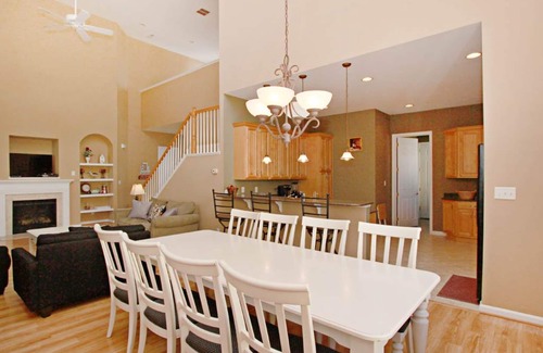 The Commons House | Bayside Resort: Oceanfront Retreat with Sauna & Golf Access