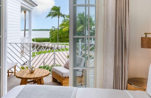 Islamorada Hotel | Idyllic Islander Bayside Villas with Pool & Boatslips