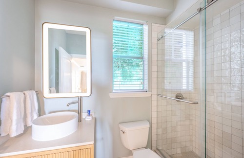Islamorada Hotel | Idyllic Islander Bayside Villas with Pool & Boatslips