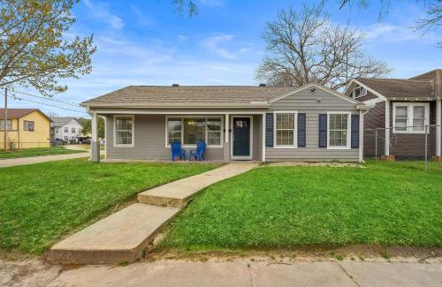 Baytown House | Baytown Home By The Bay: Family-Friendly Fun Awaits