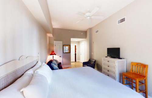 Baytowne Wharf Hotel | Family-Friendly Retreat at Baytowne Wharf - Pilot House #133