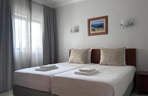 Albufeira Apartment | Unwind at BayView Albufeira with Oceanfront Amenities