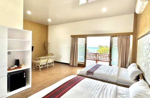 Labuhan Pandan Resort | Beachfront Bliss at Bayview Beach Resort - Guest Rated 10/10