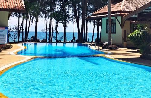 Thong Chai Resort | Relaxing Bayview Beach Resort with Private Oceanfront Access