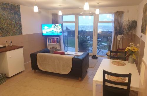 Stonehaven Bed & Breakfast | Cozy Bayview Bed and Breakfast with Oceanfront Views