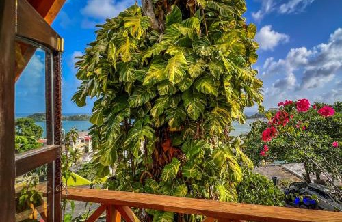 Barrio La Fortaleza Vieja Apartment | Bayview Chalet: 4-Star Stay with Pool & Family-Friendly Fun