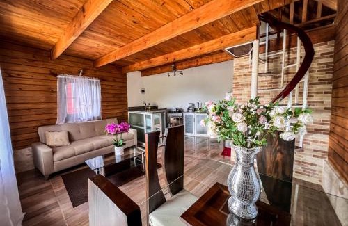 Barrio La Fortaleza Vieja Apartment | Bayview Chalet: 4-Star Stay with Pool & Family-Friendly Fun