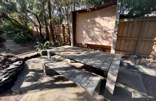 Inverloch House | Bayview Escape - 3 bedroom, linen included, pet friendly!