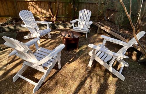 Inverloch House | Bayview Escape - linen included, pet friendly!