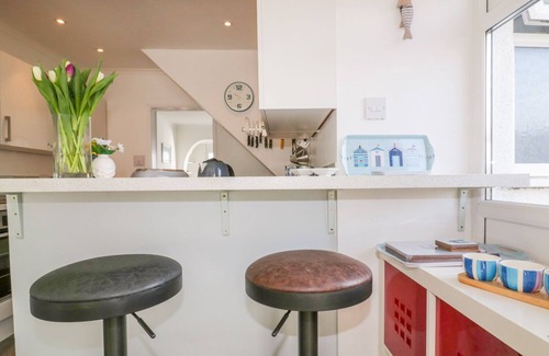 Mevagissey Cottage | Bayview Hotel: Oceanfront Comfort with Breakfast Included