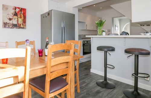 Mevagissey Cottage | Bayview Hotel: Oceanfront Comfort with Breakfast Included