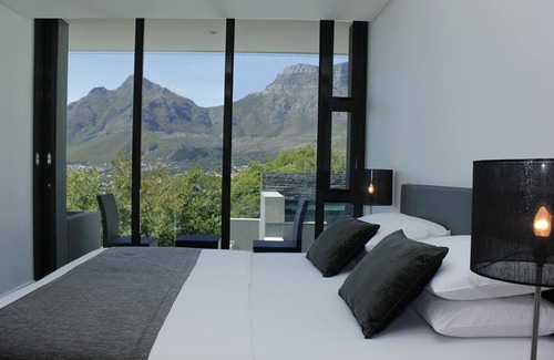 Cape Town City Centre Hotel | Bayview Guest House: Family-Friendly Stay with Pool & Dining