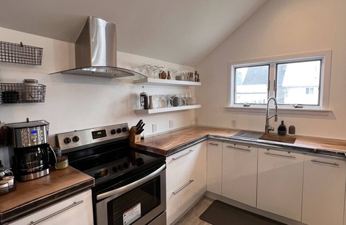 Bay City House | Bayview Hideaway: Newly Remodeled Beach House Escape