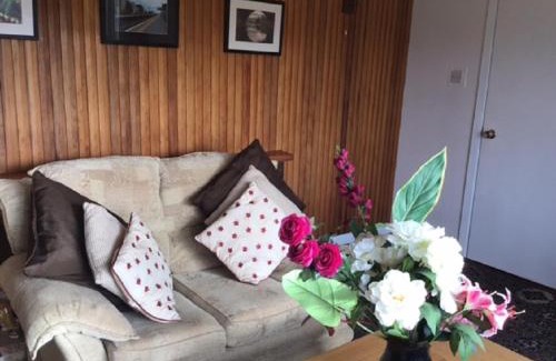 Dungloe House | Inviting Bayview House Dungloe - Family-Friendly Getaway
