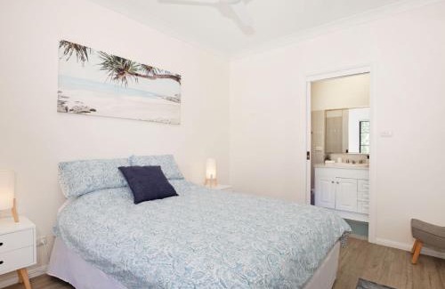 Erowal Bay House | Bayview I Absolute Waterfront Retreat near Hyams Beach