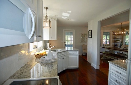 Dartmouth Cottage | Bayview Lookout Cottage: Oceanfront Retreat in Beach Community