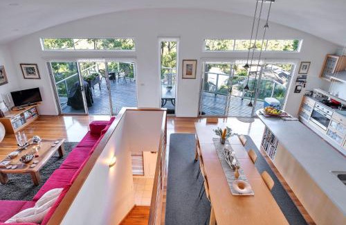 Hyams Beach House | Family-Friendly Bayview on Bayview at Hyams Beach