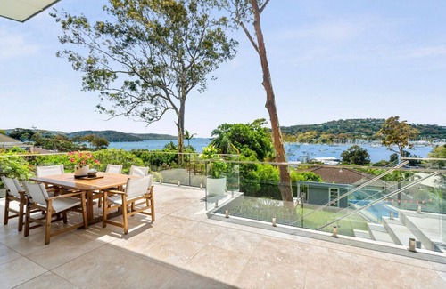 Bayview House | Escape to Bayview Paradise: Pittwater Oceanfront Retreat